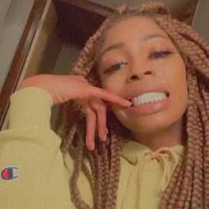 Meet your Posher, Dee